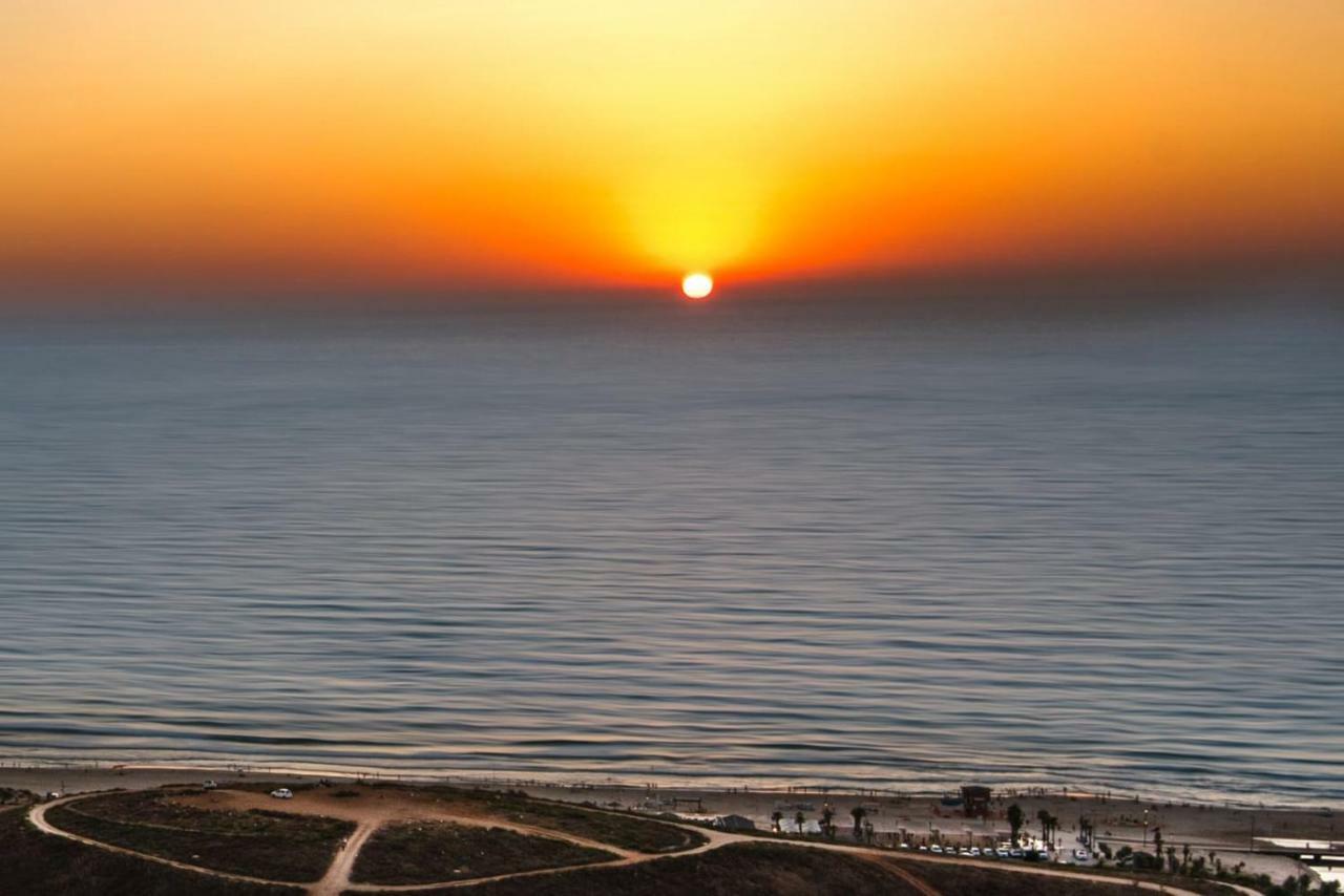 35Th Floor 4 Rooms On The Sea Bat Yam Esterno foto